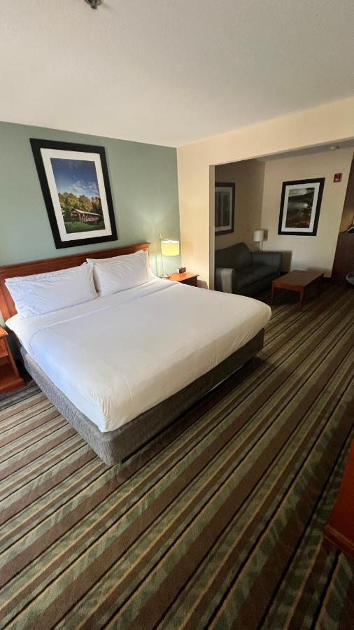 Holiday Inn Express & Suites Salamanca, An Ihg Hotel Extérieur photo